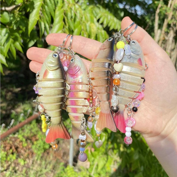 Colorful Fish Keychain Set - Picture 2 of 15